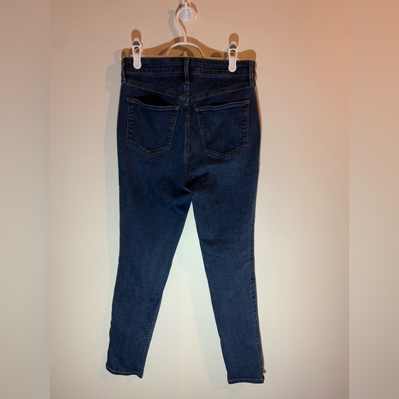 Women’s Old navy jeans - Picture 2 of 4